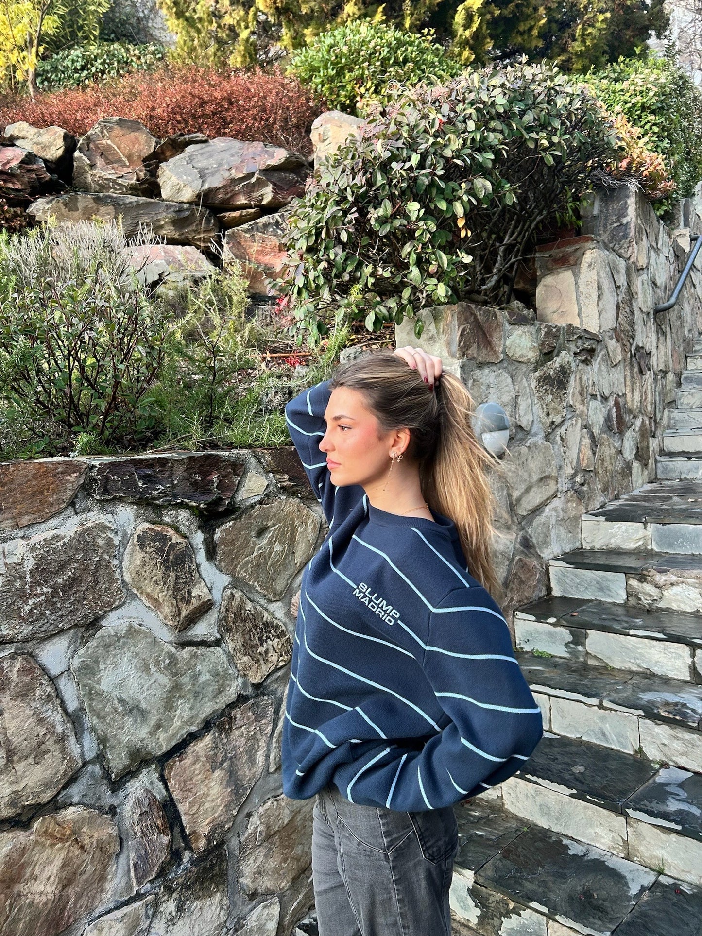 STRIPED KNIT BLUE